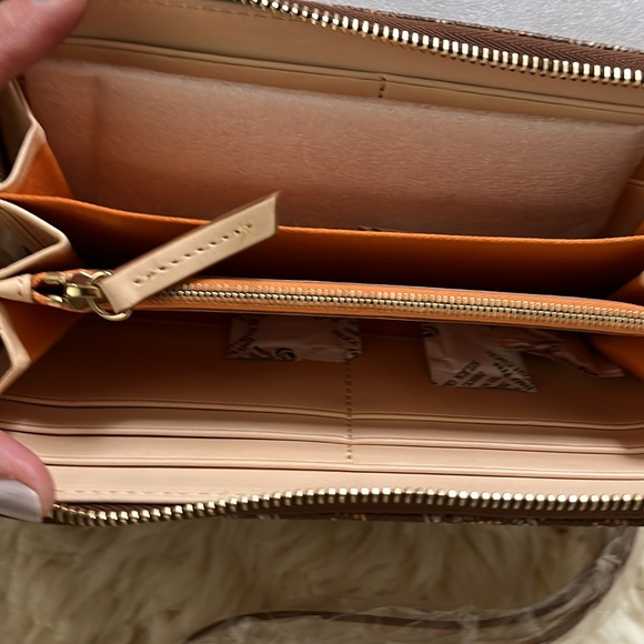 NWT Crosslace leather wristlet,lacrosse weave print leather and natural leather - Picture 6 of 11